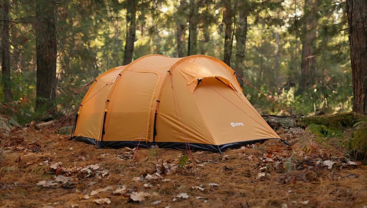 Urberg 3-Person Trekking Tunnel Tent 2,0 Sunflower Urberg Urberg 3-Person Trekking Tunnel Tent 2,0 Sunflower Urberg