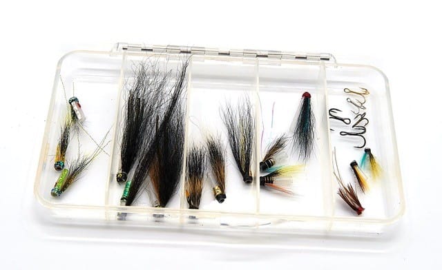 FishMadMan Riffling Hitch Fluesett Med Treblekroker 11 Riffling Hitch Tubefluer I Boks FishMadMan FishMadMan Riffling Hitch Fluesett Med Treblekroker 11 Riffling Hitch Tubefluer I Boks FishMadMan