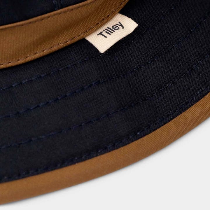 Tilley TWC7 Outback Waxed Cotton Navy/Tan Tilley Tilley TWC7 Outback Waxed Cotton Navy/Tan Tilley