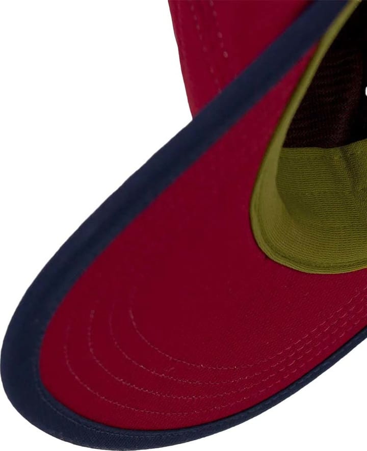 Ciele GOCap Field Iconic Bar Crimson Red/Terrain Ciele Ciele GOCap Field Iconic Bar Crimson Red/Terrain Ciele