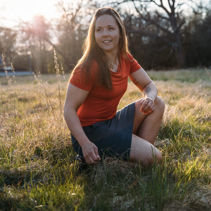 Urberg Vidsel Bamboo T-shirt Women's (spring 2022) Cabernet Urberg Urberg Vidsel Bamboo T-shirt Women's (spring 2022) Cabernet Urberg