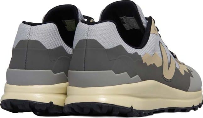 Veja Women's Fitz Roy Trek-Shell Shark Almond Veja