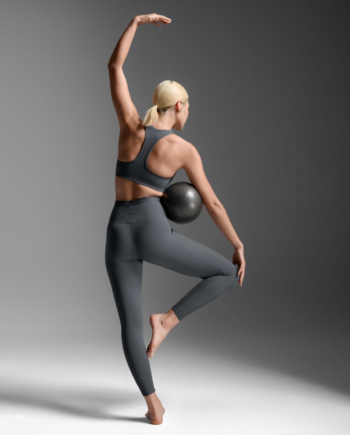 2XU Women's Form Stash Hi-Rise Compression Tights India Ink/India Ink