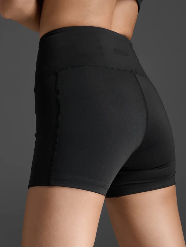 2XU Women's Flex Hi-Rise Compression 4 Inch Short Black/black 2XU