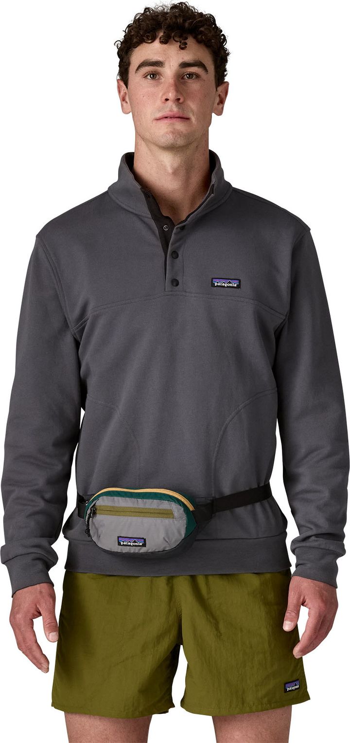 Patagonia Terravia Mini Hip Pack 1L Patchwork: Noble Grey Patagonia Patagonia Terravia Mini Hip Pack 1L Patchwork: Noble Grey Patagonia