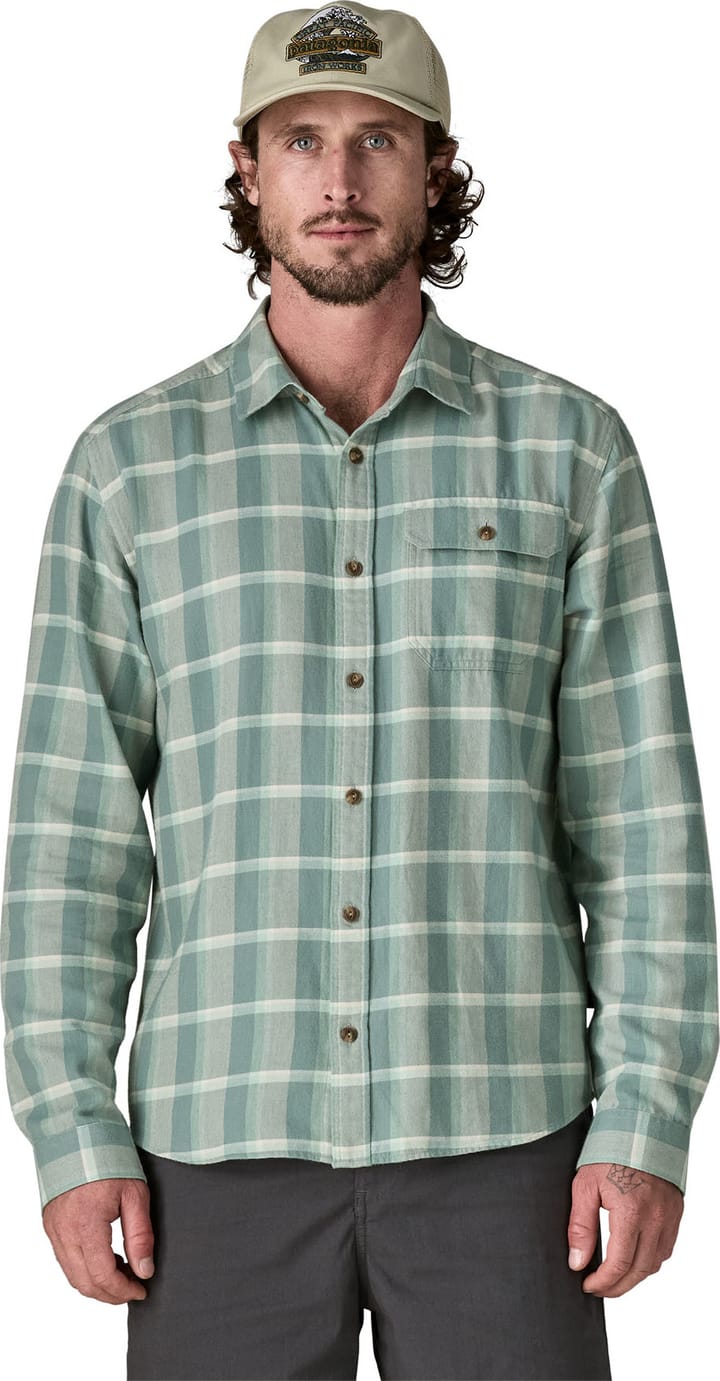 Patagonia Men's L/S Cotton in Conversion LW Fjord Flannel Shirt Marine Layer: Blue Sage Patagonia