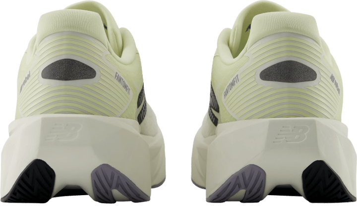 New Balance Women's Fuelcell Rebel V5 Pistachio Butter / Sea Salt New Balance