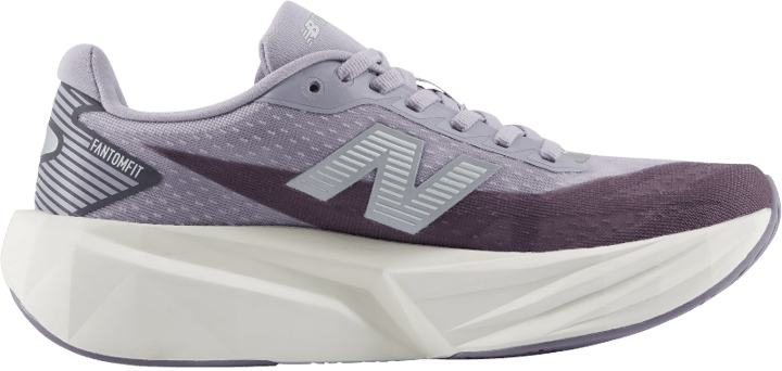 New Balance Women's Fuelcell Rebel V5 Digital Mist / Magnet New Balance
