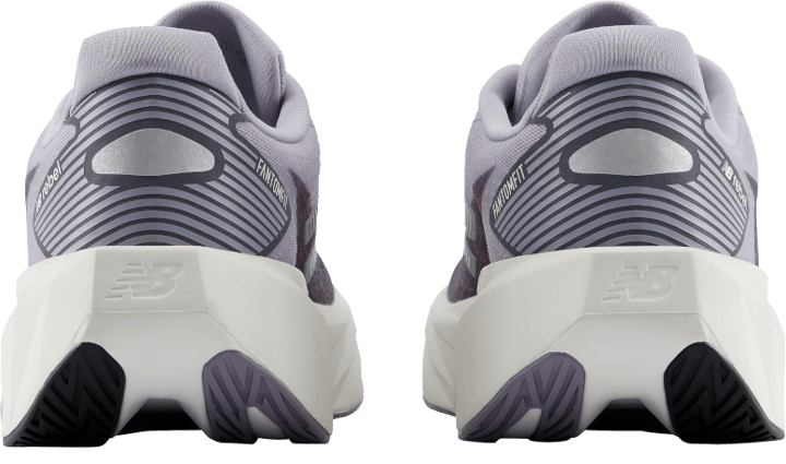 New Balance Women's Fuelcell Rebel V5 Digital Mist / Magnet New Balance