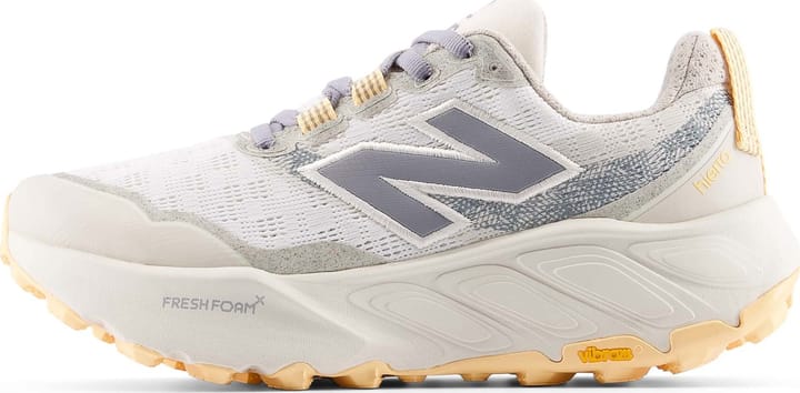 New Balance Women's Freshfoam Hierro V9 Sea Salt / White Peach New Balance