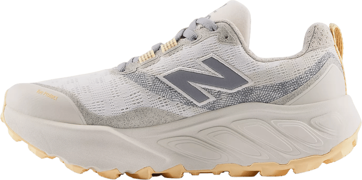 New Balance Women's Freshfoam Hierro V9 Sea Salt / White Peach New Balance