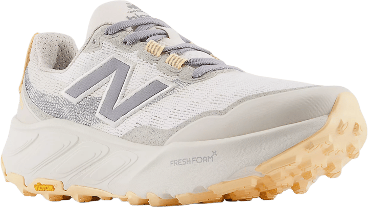 New Balance Women's Freshfoam Hierro V9 Sea Salt / White Peach New Balance
