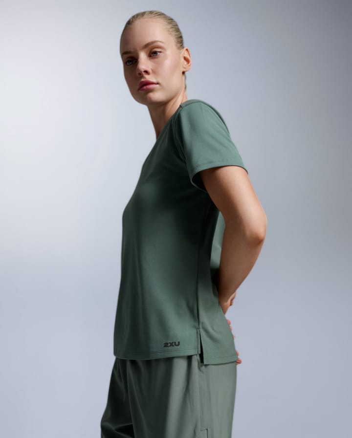 2XU Women'S Aero Mesh Tee Olive Leaf/olive Leaf Reflective 2XU
