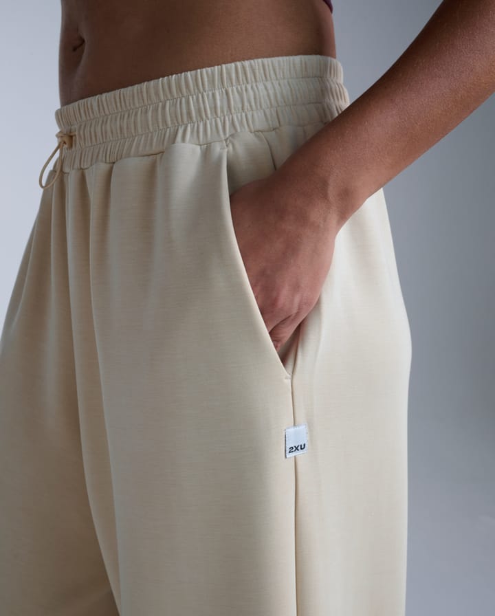 2XU Women'S Wonderluxe Sand Washed Wide Leg Pants Mojave Desert/white 2XU
