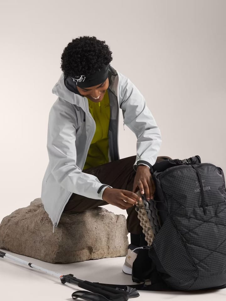 Arc'teryx Women's Beta SL Jacket Solitude Arc'teryx Arc'teryx Women's Beta SL Jacket Solitude Arc'teryx